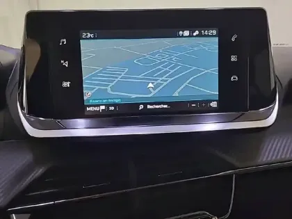 Photo 48 Peugeot 2008  BlueHDi 130 S&S EAT8