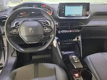 Photo 7 Peugeot 2008  BlueHDi 130 S&S EAT8