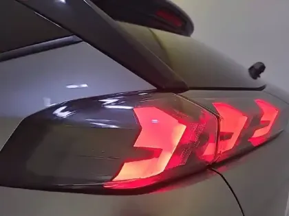 Photo 16 Peugeot 2008  BlueHDi 130 S&S EAT8