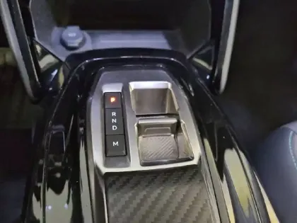 Photo 13 Peugeot 2008  BlueHDi 130 S&S EAT8