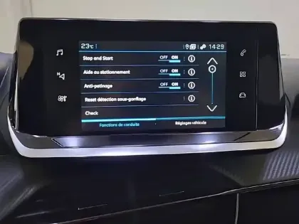 Photo 50 Peugeot 2008  BlueHDi 130 S&S EAT8