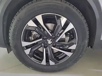 Photo 42 Peugeot 2008  BlueHDi 130 S&S EAT8