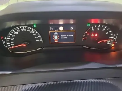 Photo 39 Peugeot 2008  BlueHDi 130 S&S EAT8