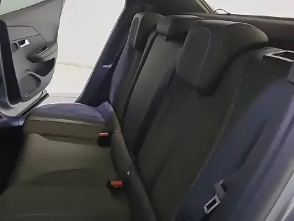 Photo 41 Peugeot 2008  BlueHDi 130 S&S EAT8