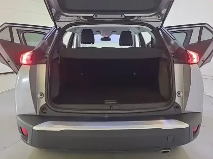 Photo 5 Peugeot 2008  BlueHDi 130 S&S EAT8