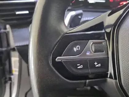 Photo 26 Peugeot 2008  BlueHDi 130 S&S EAT8