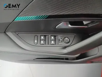 Photo 14 Peugeot 2008  PureTech 130 S&S EAT8