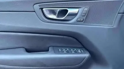 Photo 42 Volvo Xc60  T6 AWD Hybride rechargeable 253 ch+145 ch Geartronic 8