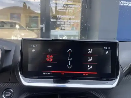 Photo 11 Peugeot 2008 II PureTech 130 S&amp;S GT