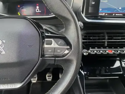 Photo 26 Peugeot 2008 II PureTech 130 S&amp;S GT