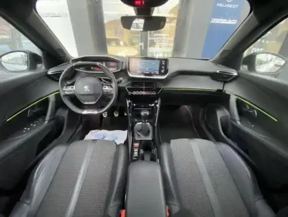 Photo 3 Peugeot 2008 II PureTech 130 S&amp;S GT