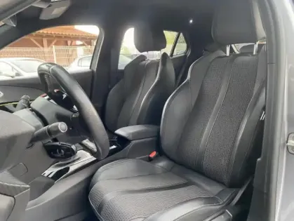 Photo 14 Peugeot 2008 II PureTech 130 S&amp;S GT