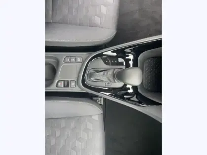 Photo 15 Toyota Yaris Hybride 116h Design PAC