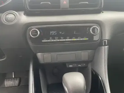 Photo 17 Toyota Yaris Hybride 116h Design PAC