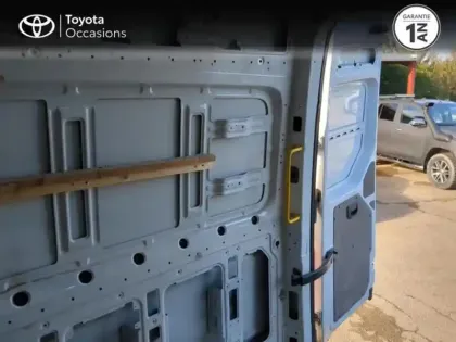 Photo 9 Volkswagen Crafter  Fg 30 L3H3 2.0 TDI 140ch Business Line Traction