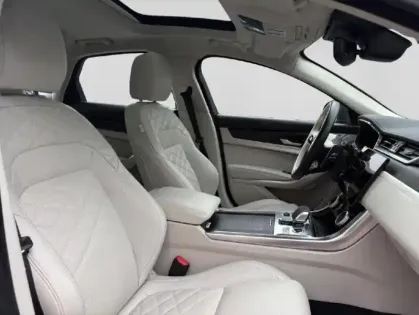 Photo 34 Jaguar Xf  D200 MHEV R-Dynamic HSE BVA8 AWD