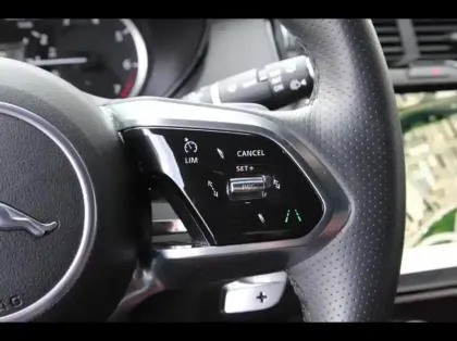 Photo 28 Jaguar E-Pace  P300e PHEV 309ch R-Dynamic S