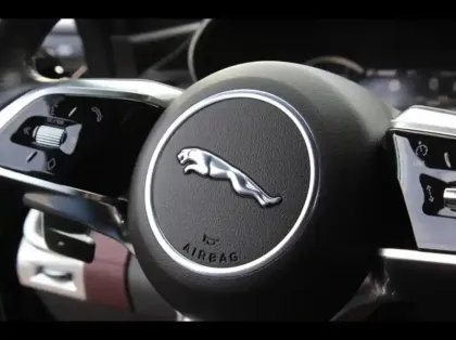 Photo 29 Jaguar E-Pace  P300e PHEV 309ch R-Dynamic S