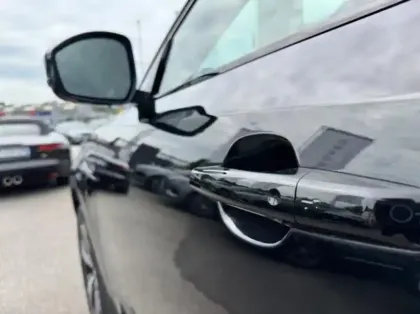 Photo 12 Jaguar E-Pace  P300e PHEV 309ch R-Dynamic S