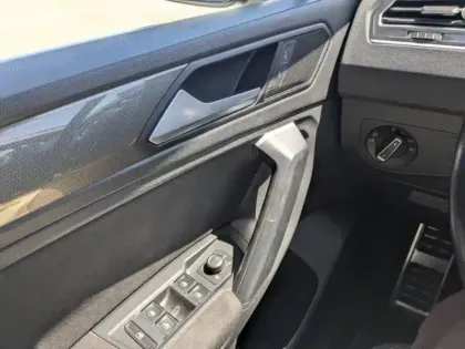 Photo 9 Volkswagen Tiguan  1.5 TSI EVO 150ch Confortline Euro6d-T