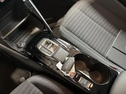 Photo 14 Peugeot 208  e- 136ch Style