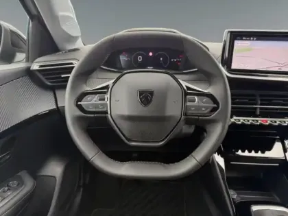 Photo 11 Peugeot 208  100 Allure GPS / CAMERA 360 / LED