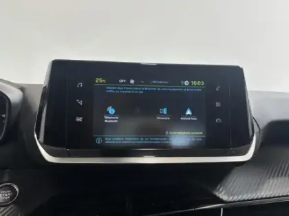 Photo 13 Peugeot 208  e- 136ch Style