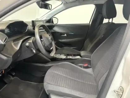 Photo 8 Peugeot 208  e- 136ch Style