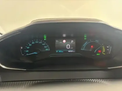 Photo 14 Peugeot 208  e- 136ch Style