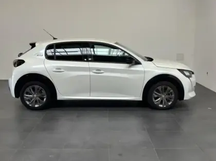 Photo 3 Peugeot 208  e- 136ch Style