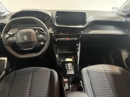 Photo 7 Peugeot 208  e- 136ch Style