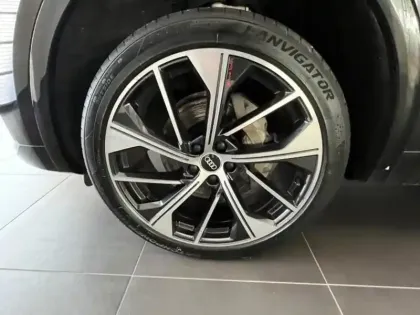 Photo 10 Audi Q5  40 TDI Mild Hybrid 204ch S line quattro S tronic 7