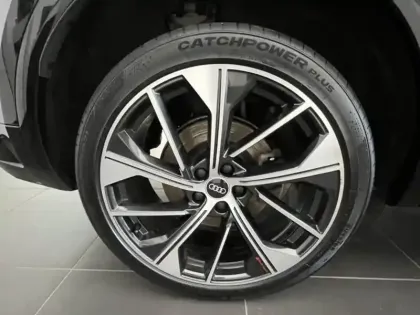 Photo 8 Audi Q5  40 TDI Mild Hybrid 204ch S line quattro S tronic 7