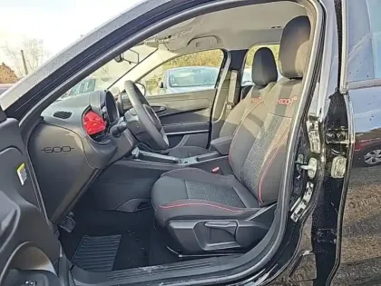 Photo 23 Fiat 600  e 156ch 54kWh Red