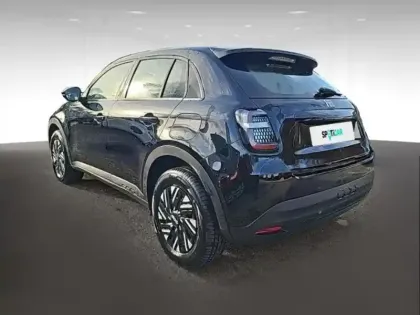 Photo 21 Fiat 600  e 156ch 54kWh Red