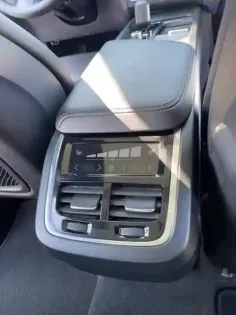 Photo 16 Volvo Xc60  B4 197 ch Geartronic 8