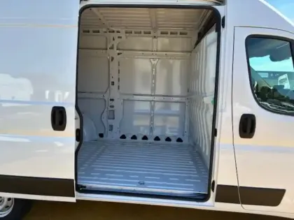 Photo 37 Fiat Ducato  FGN TOLE L2H2 (MH2) 3.3 T 120 CH S&S BVM6