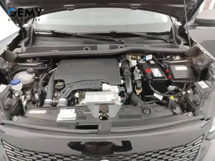 Photo 11 Peugeot 2008  PureTech 130 S&S BVM6