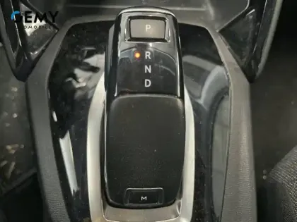 Photo 9 Peugeot 208  PureTech 100 S&S EAT8