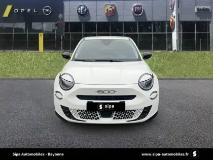 Photo 1 Fiat 600 e 54 kWh 156 ch