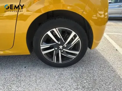 Photo 10 Peugeot 208  PureTech 130 S&S EAT8