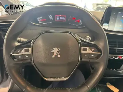 Photo 11 Peugeot 208  PureTech 100 S&S BVM6