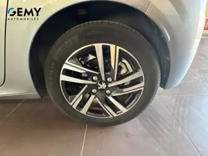 Photo 10 Peugeot 208  PureTech 100 S&S BVM6