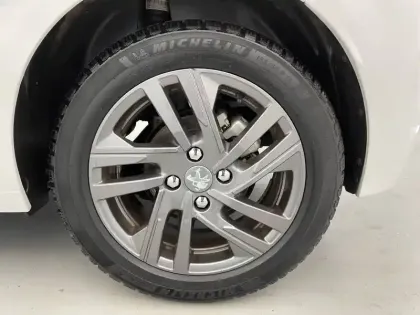 Photo 15 Peugeot 208  BlueHDi 100 S&S BVM6