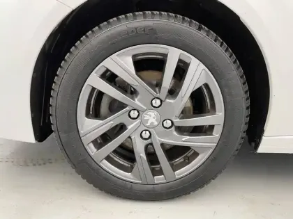 Photo 16 Peugeot 208  BlueHDi 100 S&S BVM6