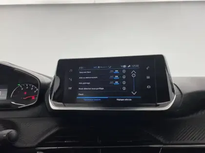 Photo 19 Peugeot 208  BlueHDi 100 S&S BVM6