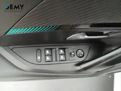 Photo 11 Peugeot 2008  PureTech 100 S&S BVM6