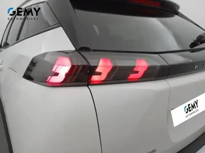 Photo 13 Peugeot 2008  PureTech 100 S&S BVM6