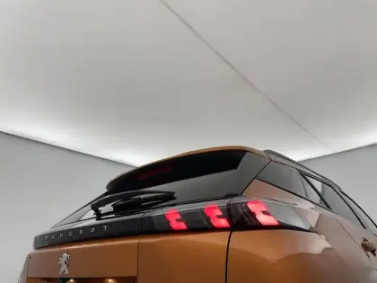 Photo 29 Peugeot 2008  PureTech 130 S&S BVM6