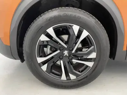 Photo 16 Peugeot 2008  PureTech 130 S&S BVM6